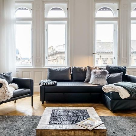 Bpr Luxe De Noir Et Blanc Apartment Budapest Ngoại thất bức ảnh