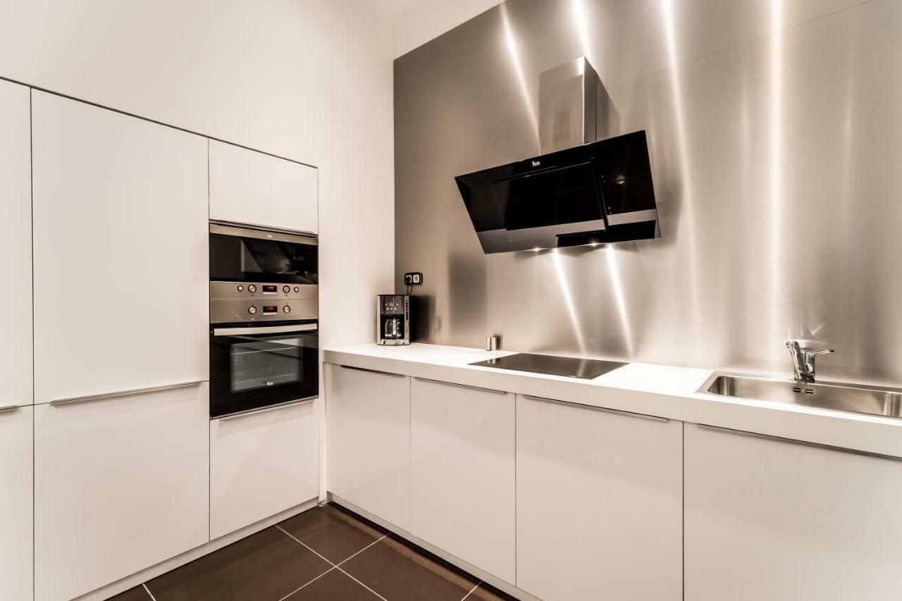 Bpr Luxe De Noir Et Blanc Apartment Budapest Ngoại thất bức ảnh