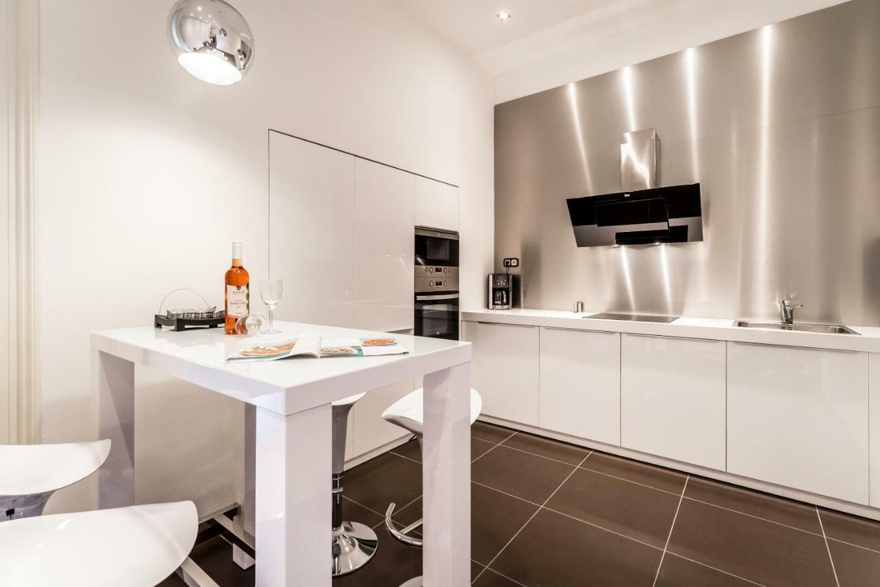 Bpr Luxe De Noir Et Blanc Apartment Budapest Ngoại thất bức ảnh