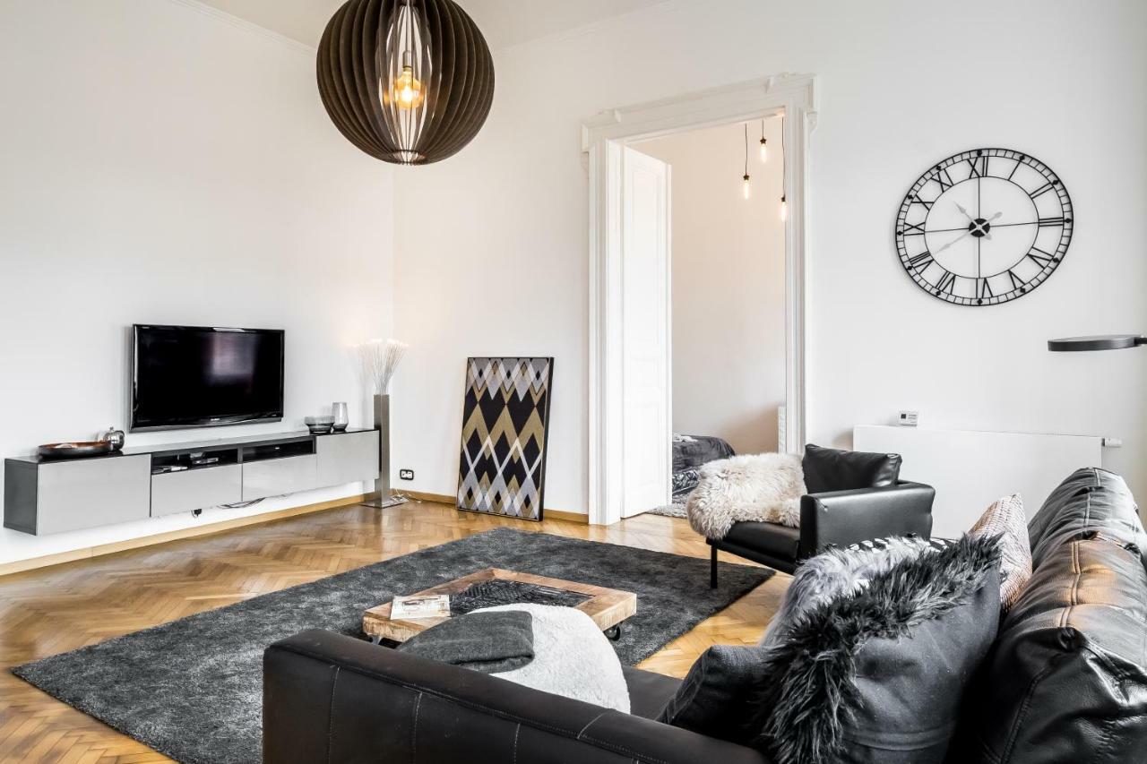 Bpr Luxe De Noir Et Blanc Apartment Budapest Ngoại thất bức ảnh