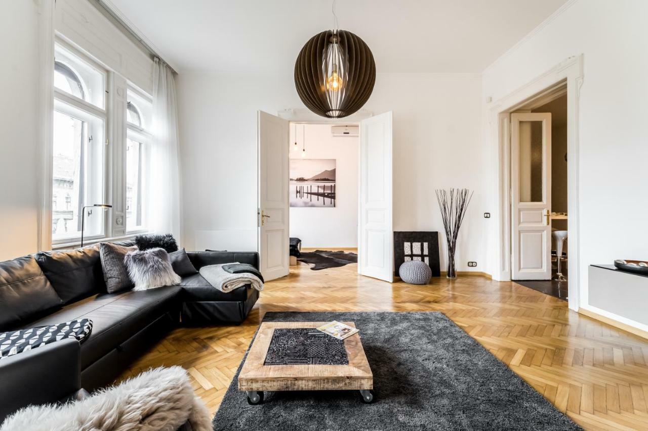 Bpr Luxe De Noir Et Blanc Apartment Budapest Ngoại thất bức ảnh