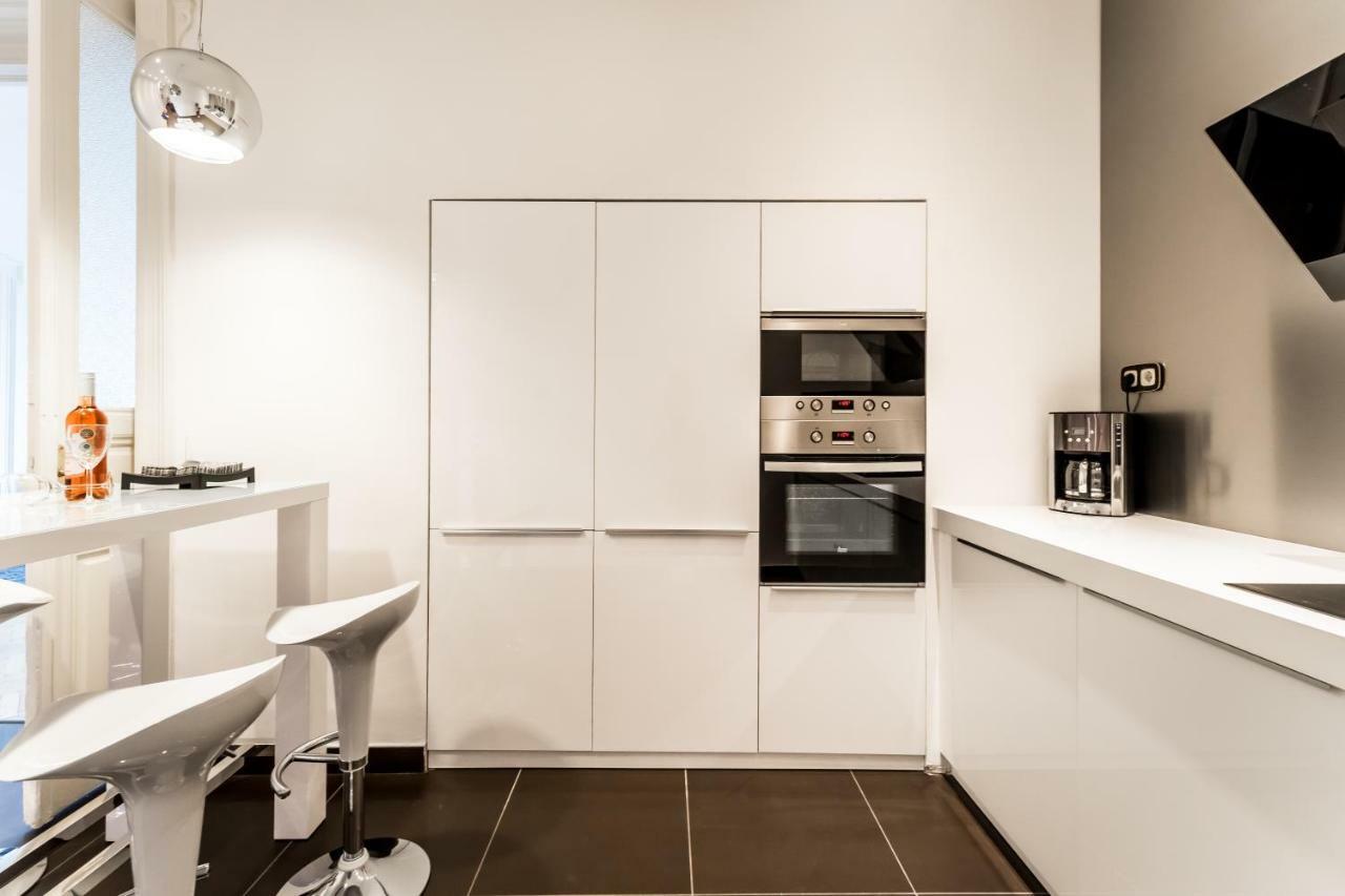 Bpr Luxe De Noir Et Blanc Apartment Budapest Ngoại thất bức ảnh